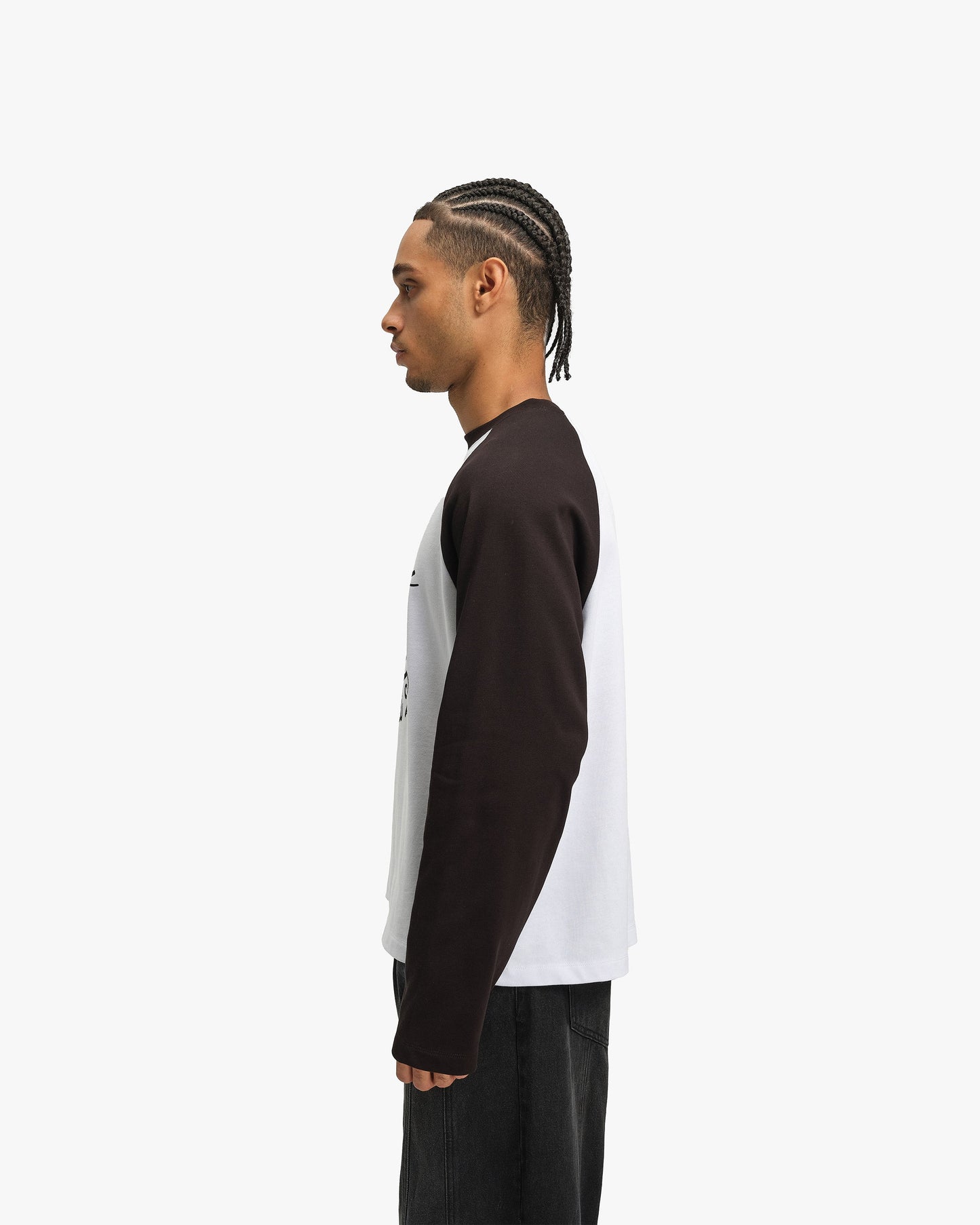 INTERNATIONAL LONGSLEEVE BLACK/WHITE