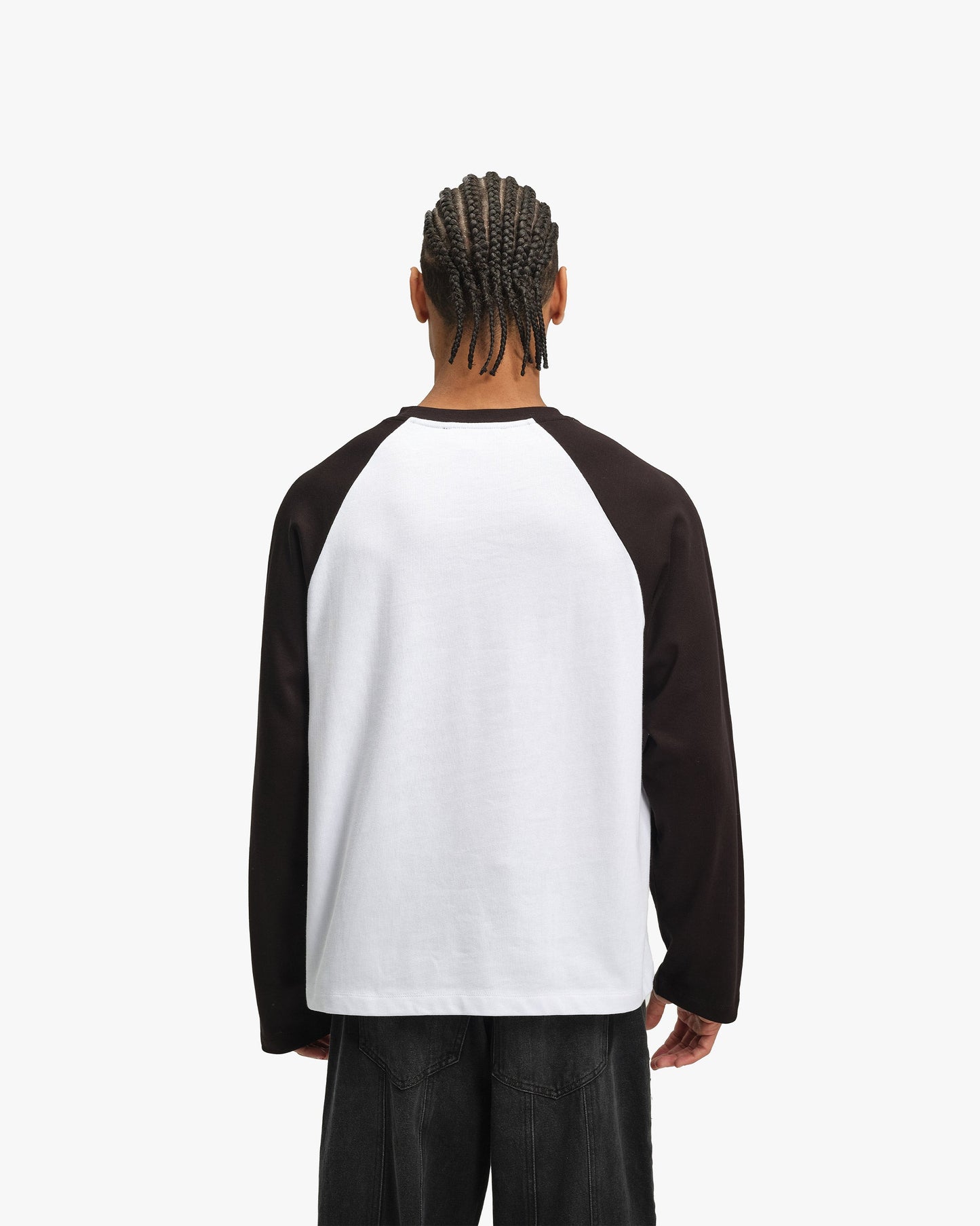 INTERNATIONAL LONGSLEEVE BLACK/WHITE
