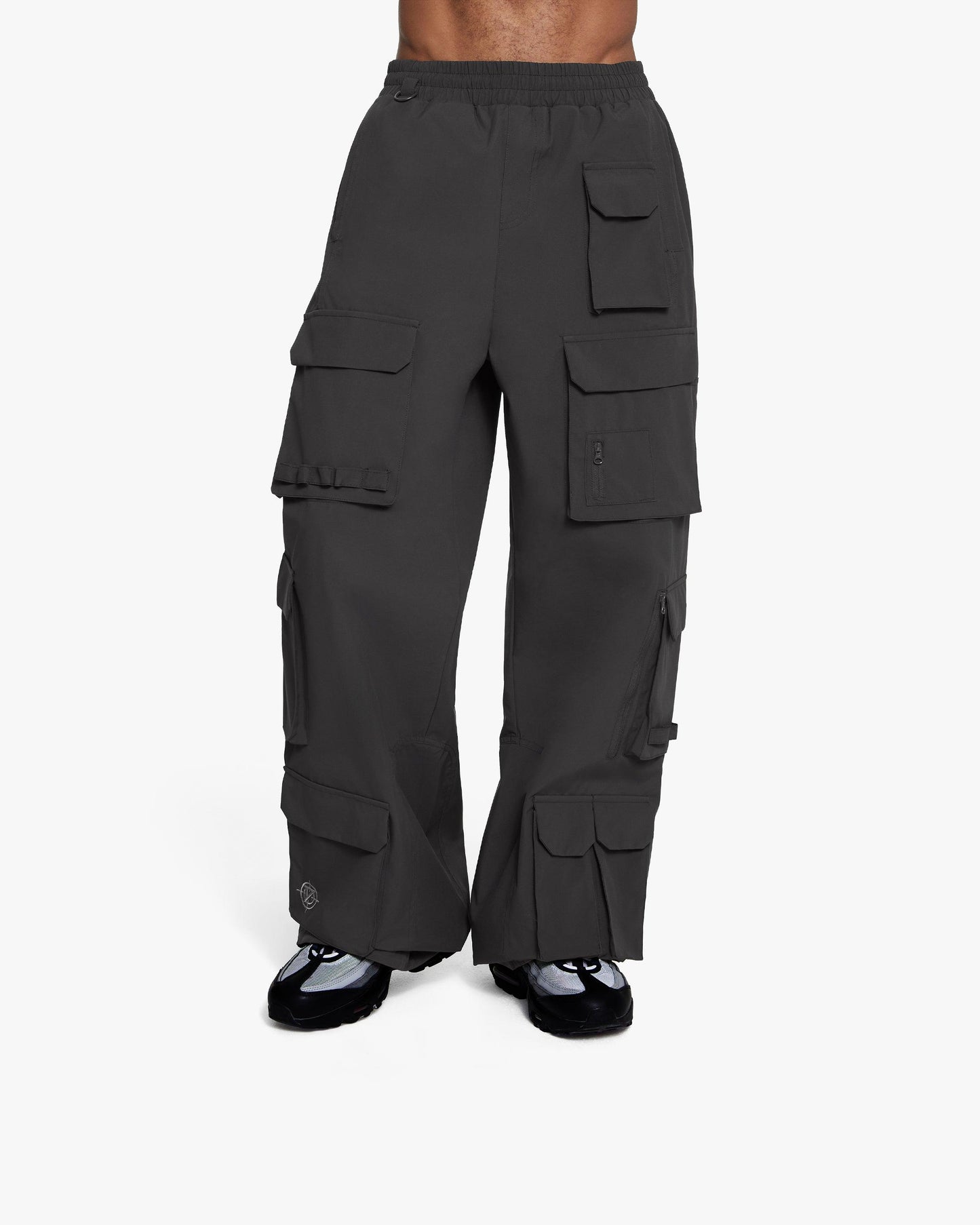 ONYX CARGO BLACK