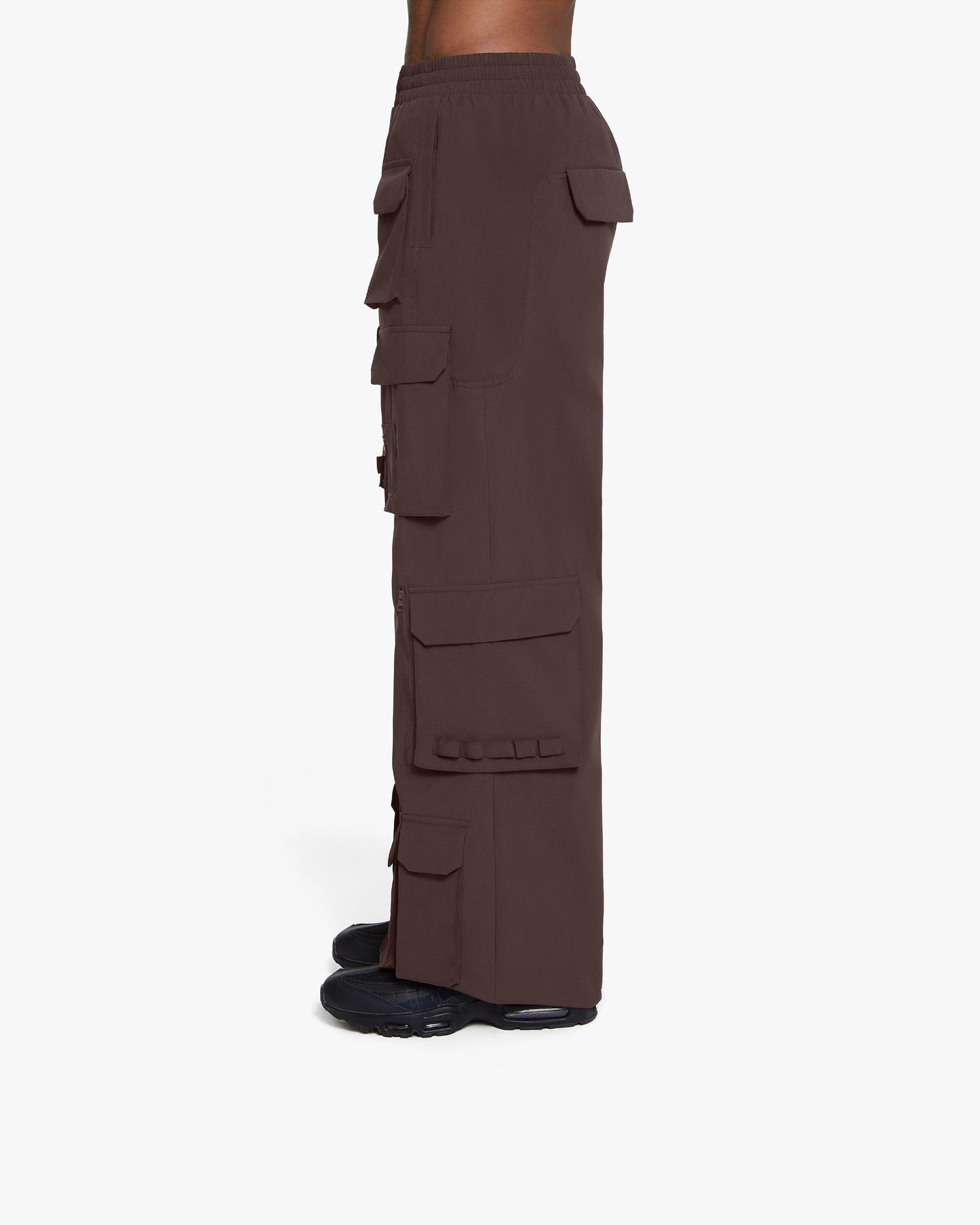 ONYX CARGO BROWN