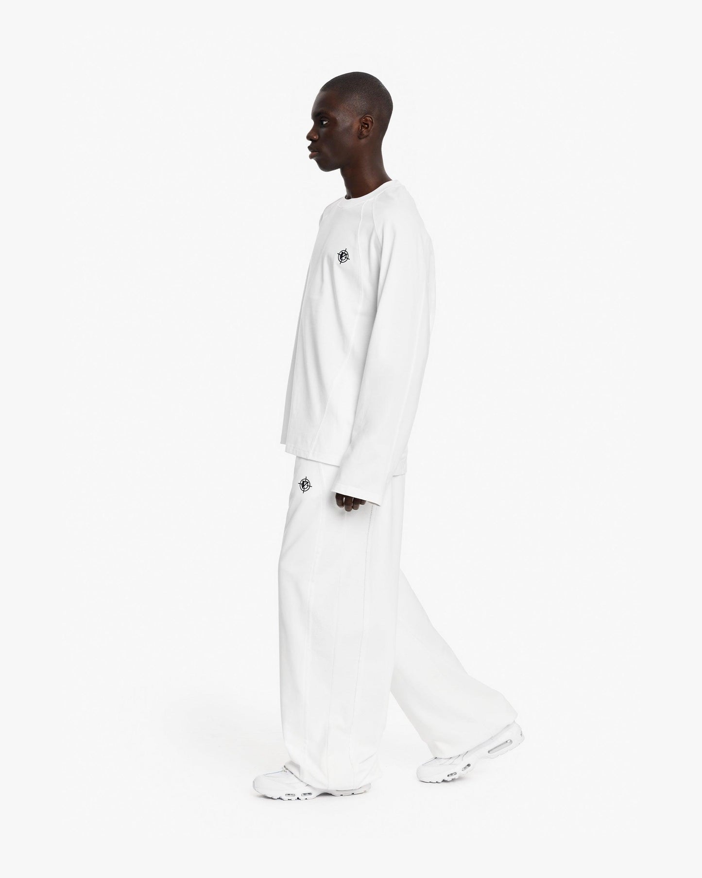 LONGSLEEVE WHITE